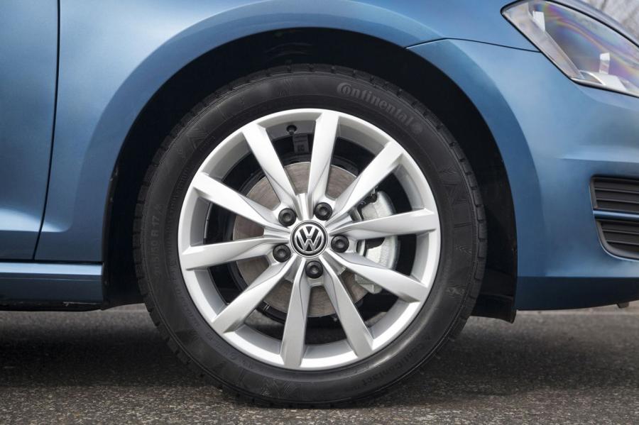  Volkswagen Golf 2015 года  (фото 2 из 27)